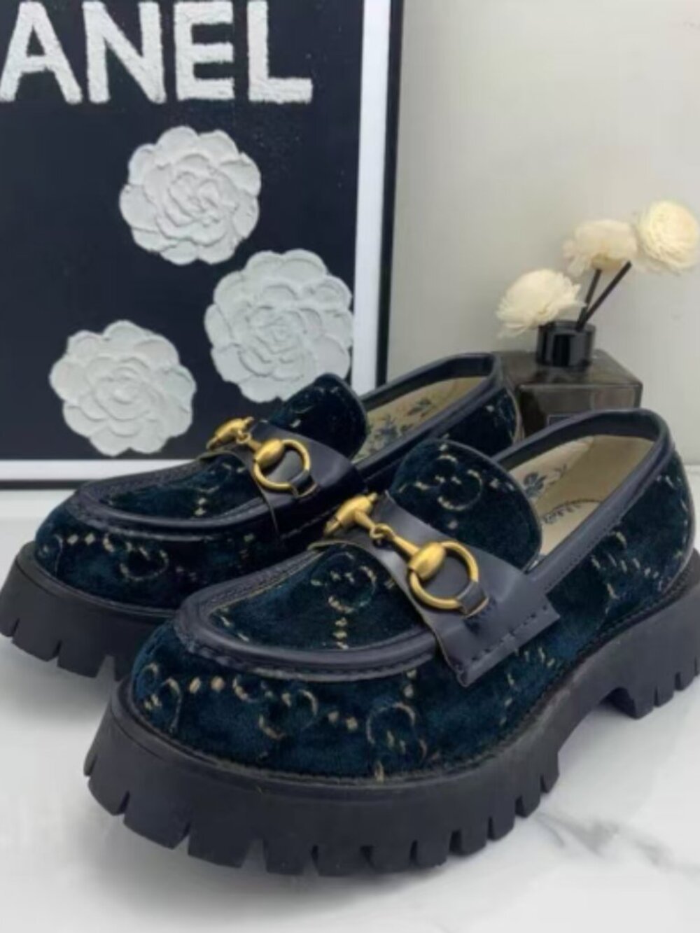 Gucci Horsebit Loafers – Size 38 / US 8